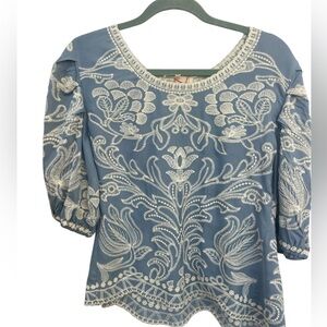 Solitaire XL embroidered top NWT